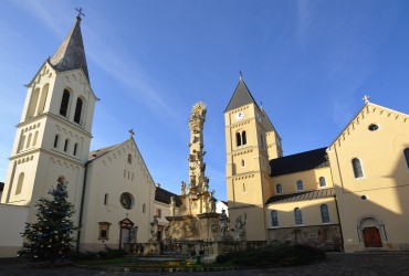 Vár utca - Hősök kapuja